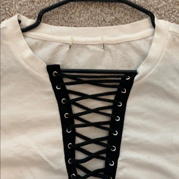 White T-shirt with black lace-up detailing - Picture 3 of 3
